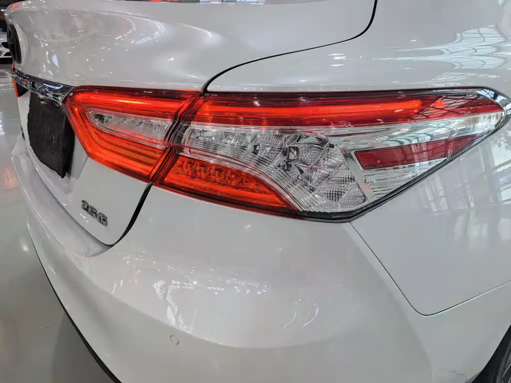 Toyota Camry — фото 22