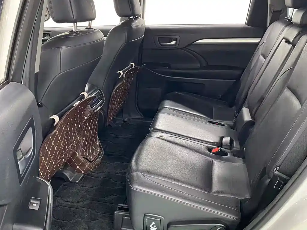 Toyota Highlander — фото 5