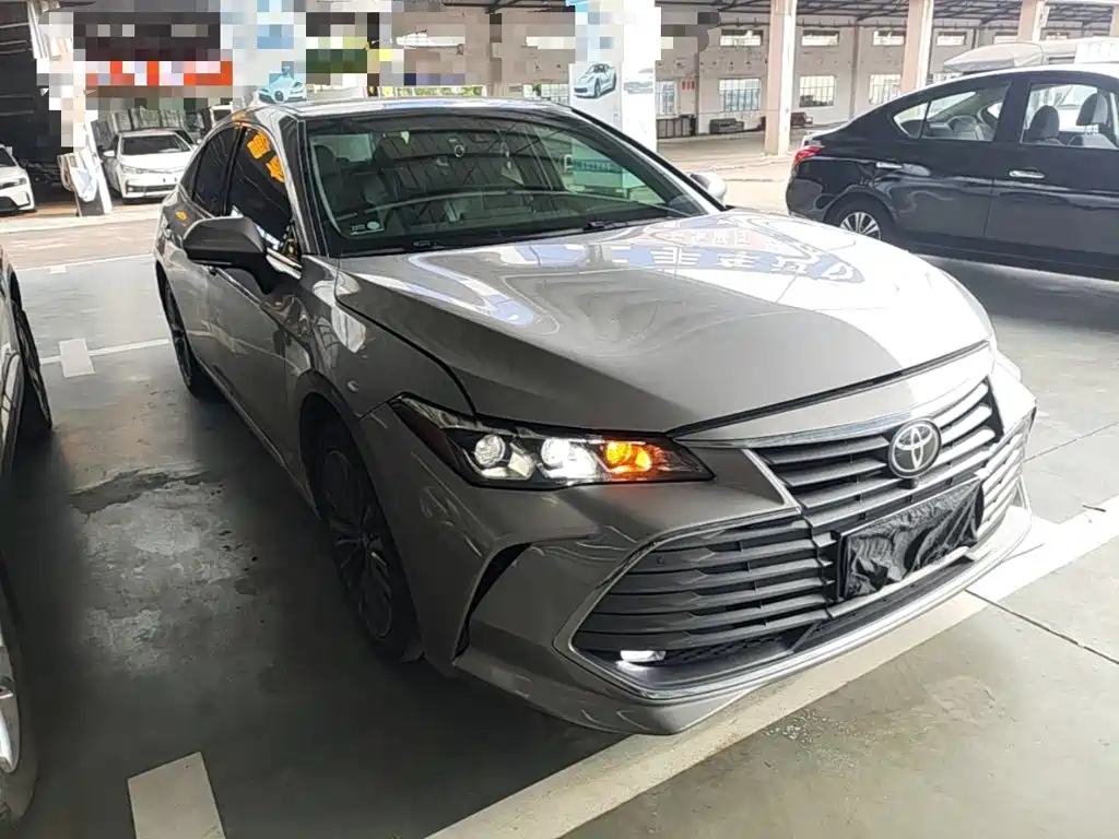 Toyota Avalon — фото 4