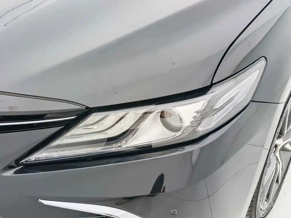 Toyota Camry — фото 20