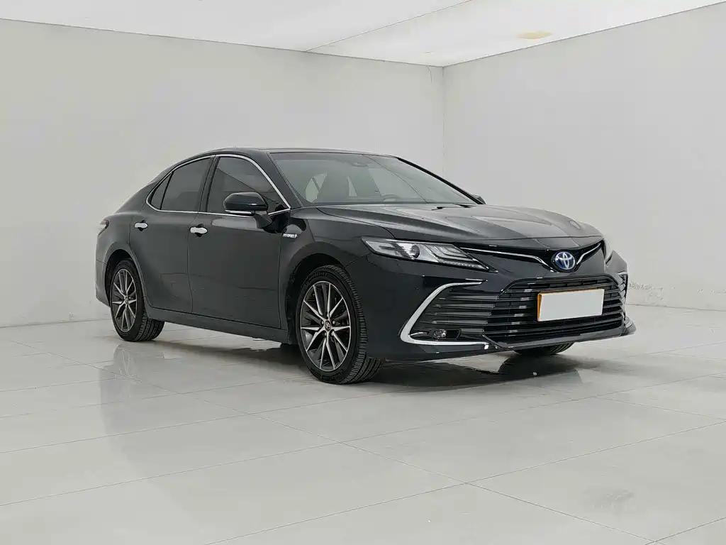 Toyota Camry — фото 3
