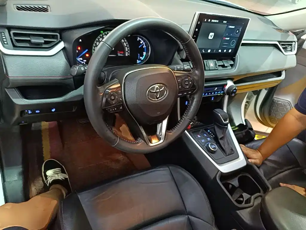 Toyota Wildlander New Energy — фото 10