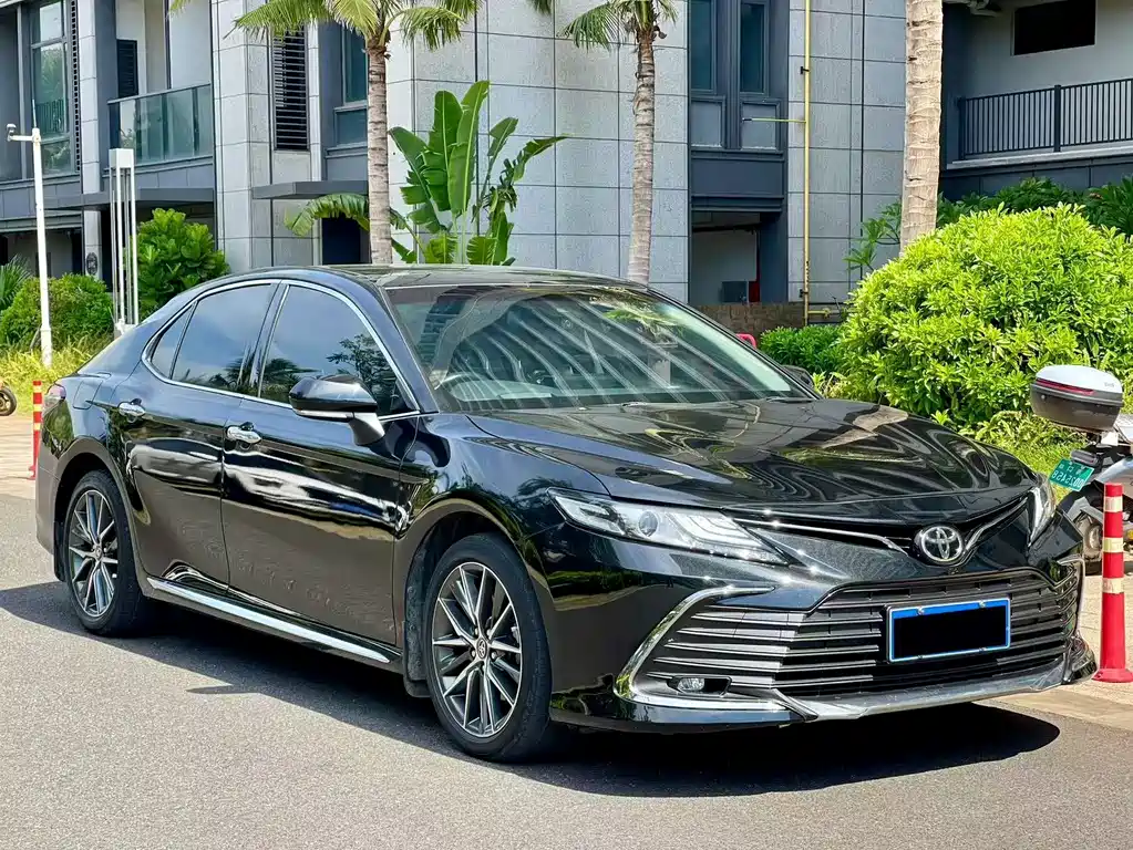 Toyota Camry — фото 3