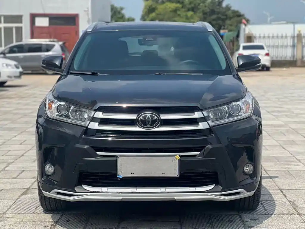 Toyota Highlander — фото 2