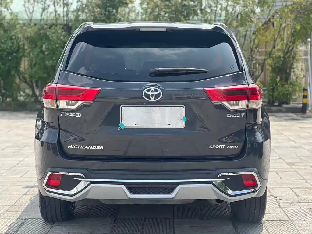 Toyota Highlander — фото 9