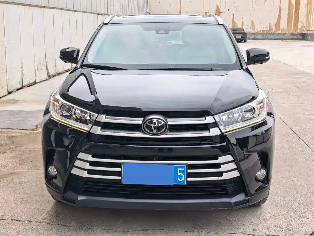 Toyota Highlander — фото 2