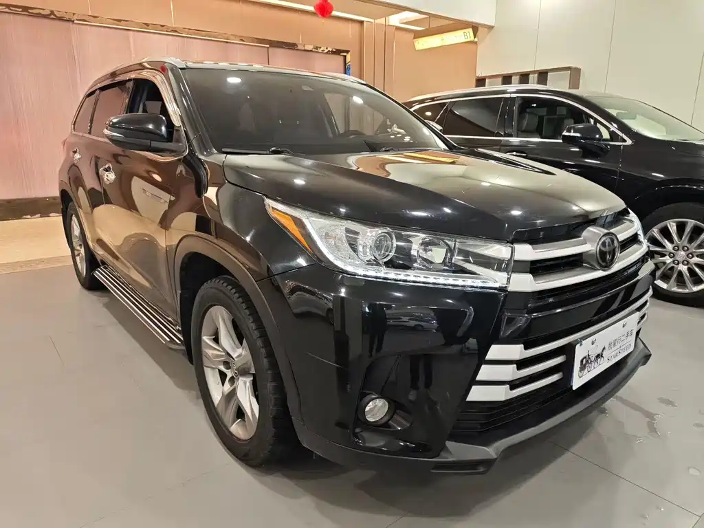 Toyota Highlander — фото 2
