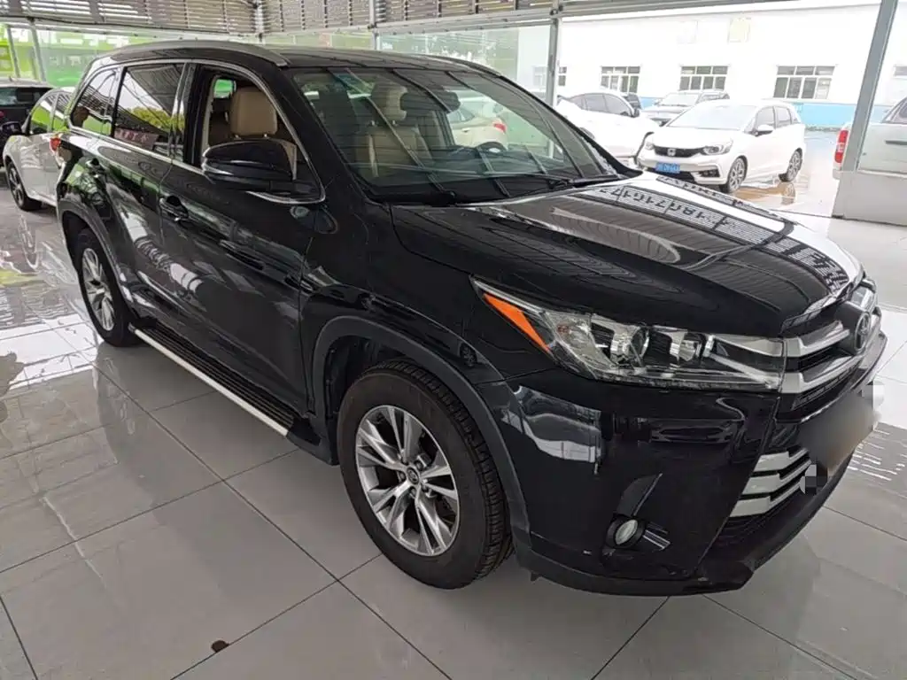 Toyota Highlander — фото 4