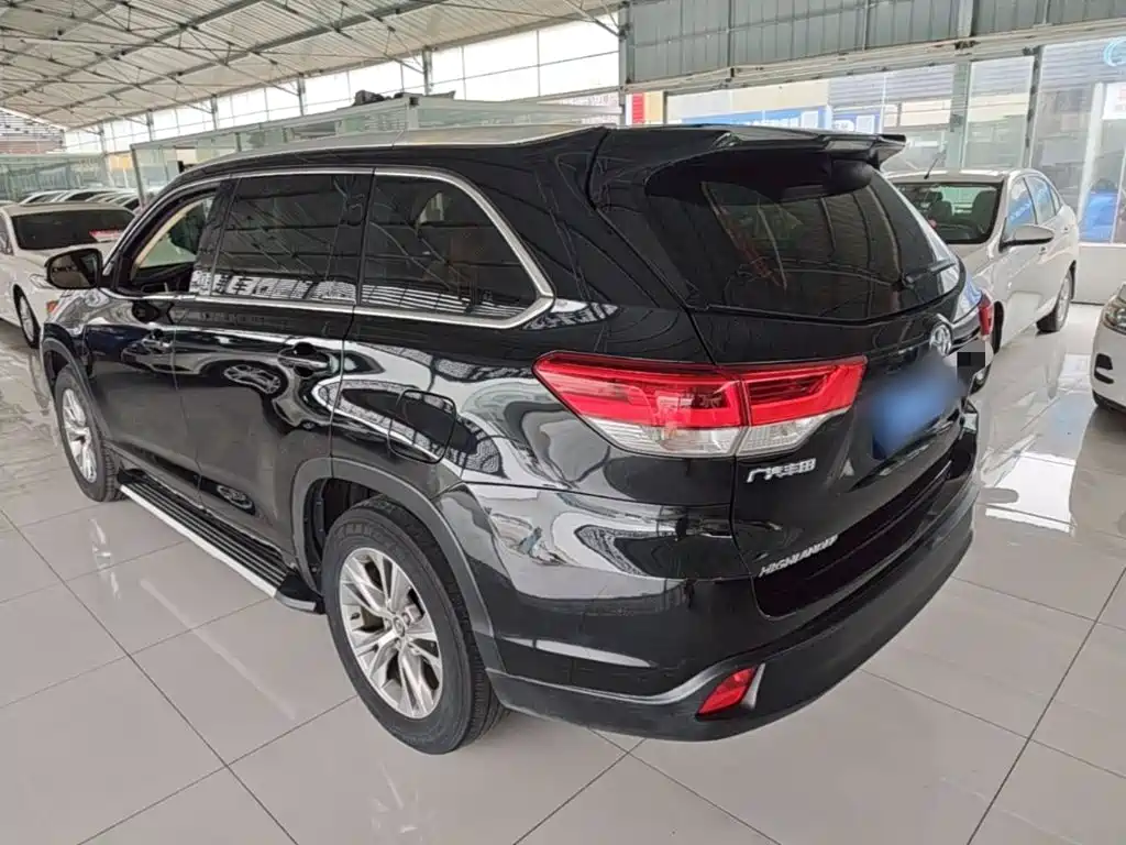 Toyota Highlander — фото 5