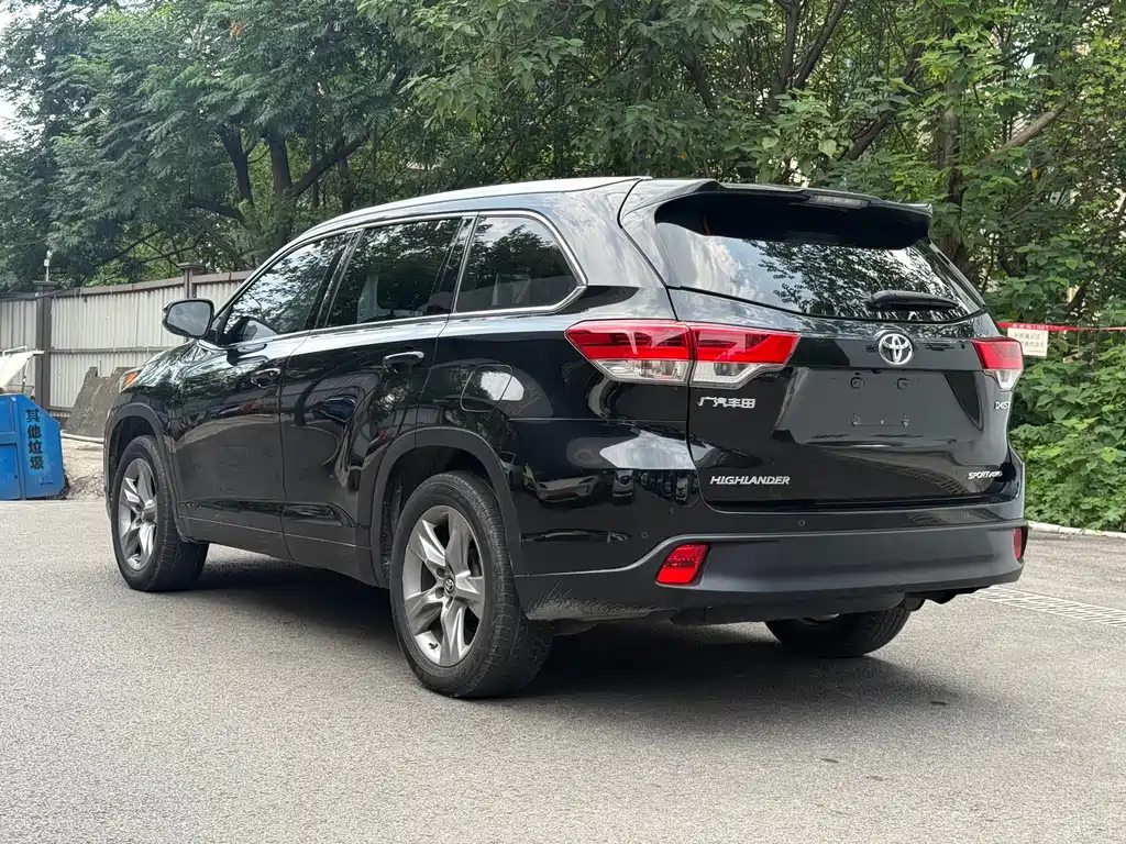 Toyota Highlander — фото 5