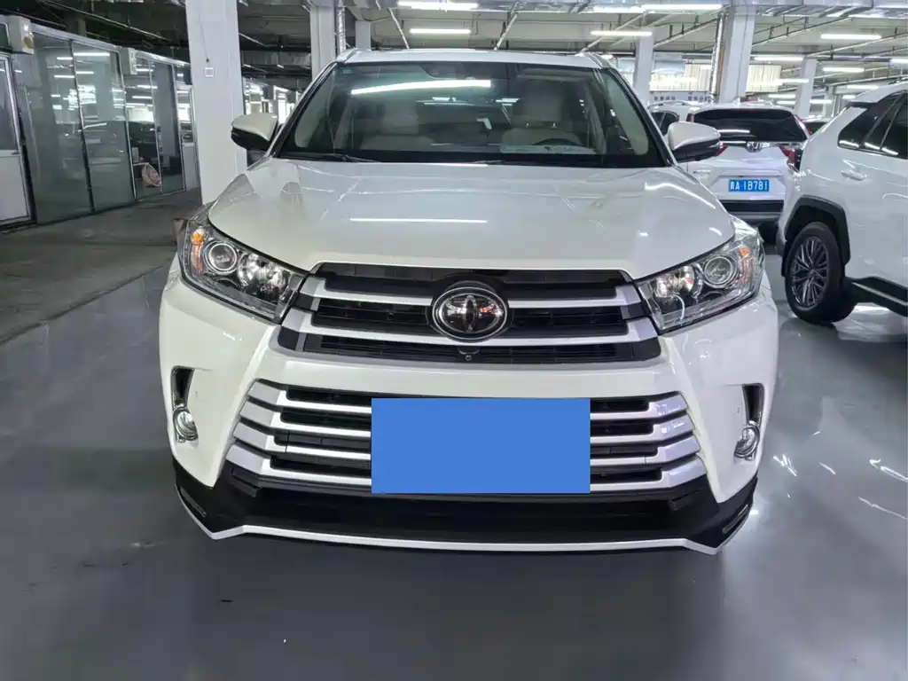 Toyota Highlander — фото 2