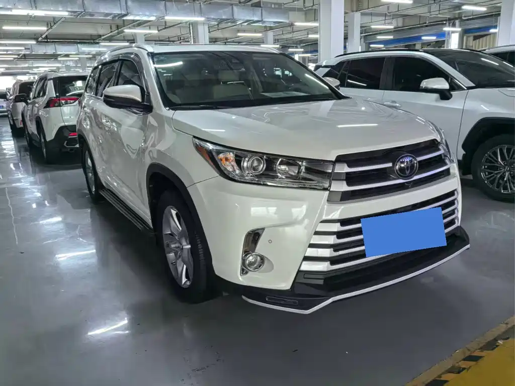 Toyota Highlander — фото 3