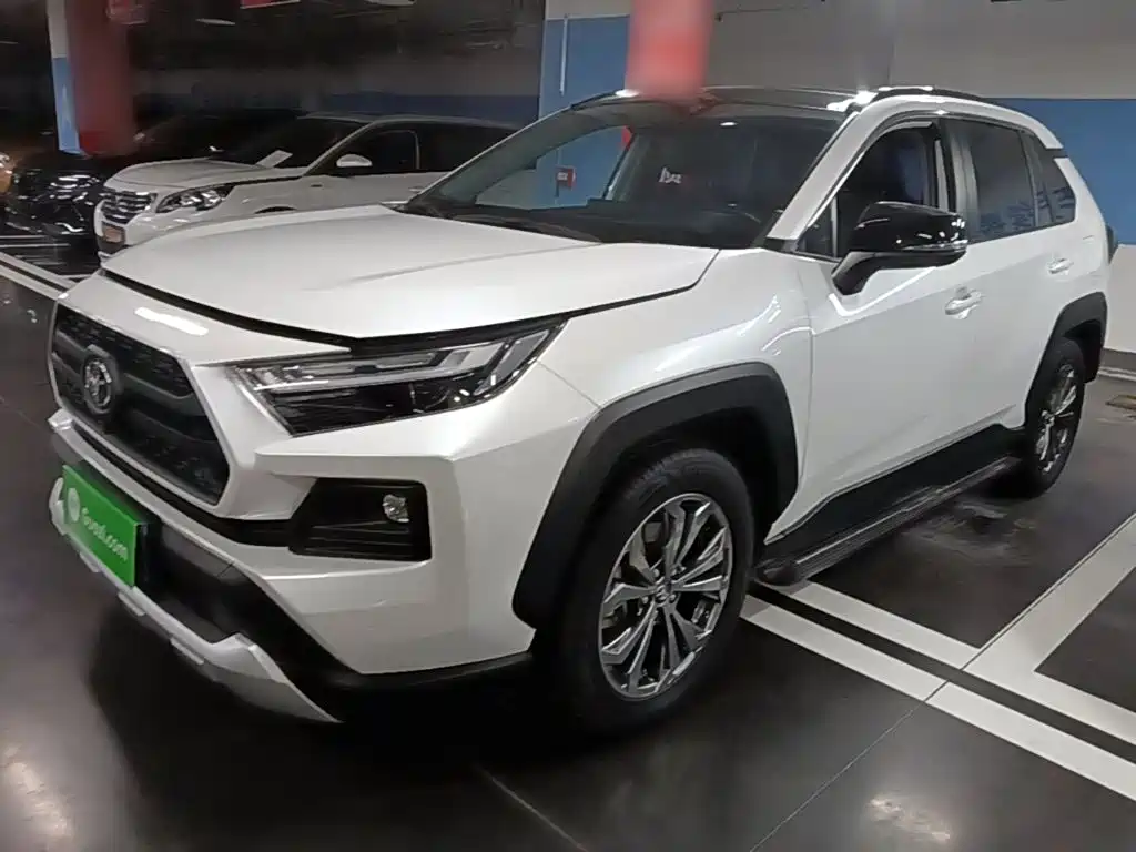 Toyota RAV4 — фото 2