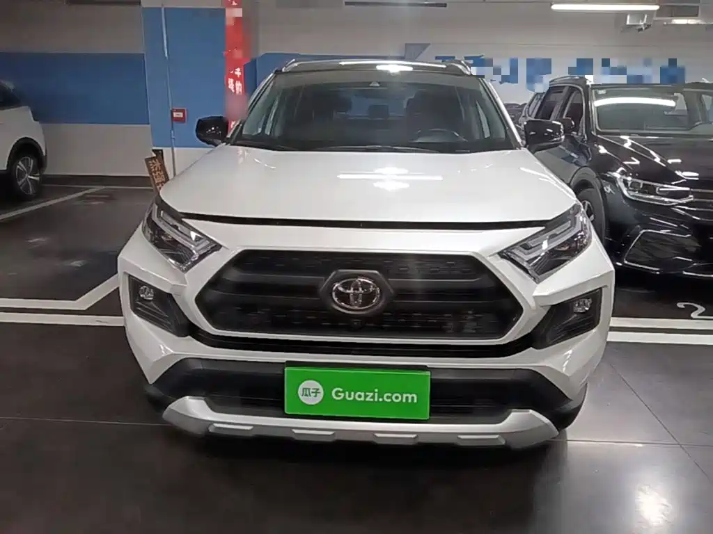 Toyota RAV4 — фото 3