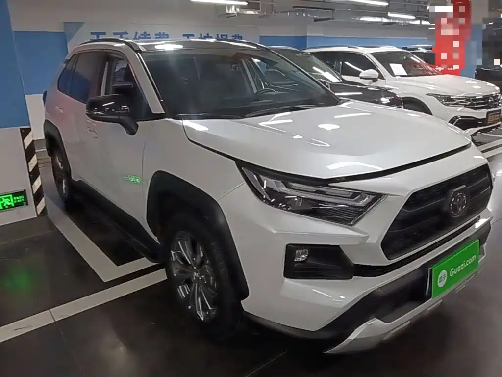 Toyota RAV4 — фото 4
