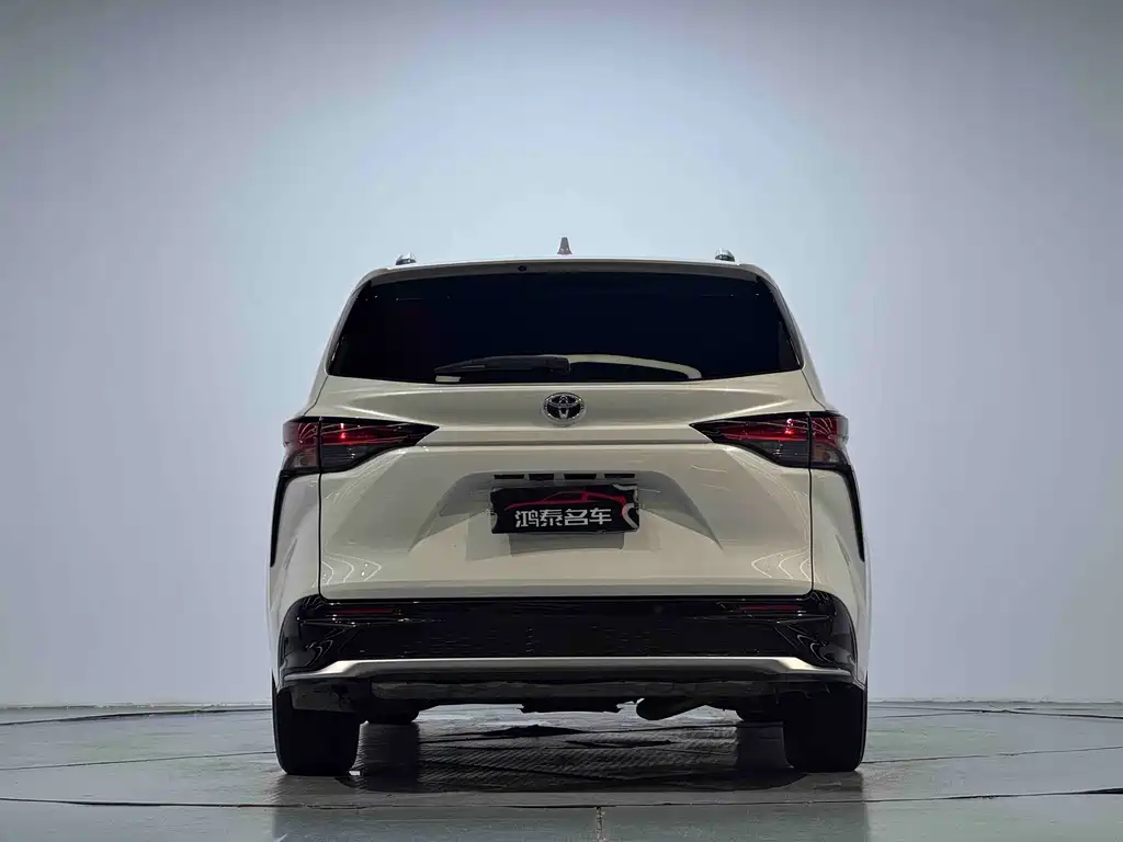 Toyota Granvia — фото 18
