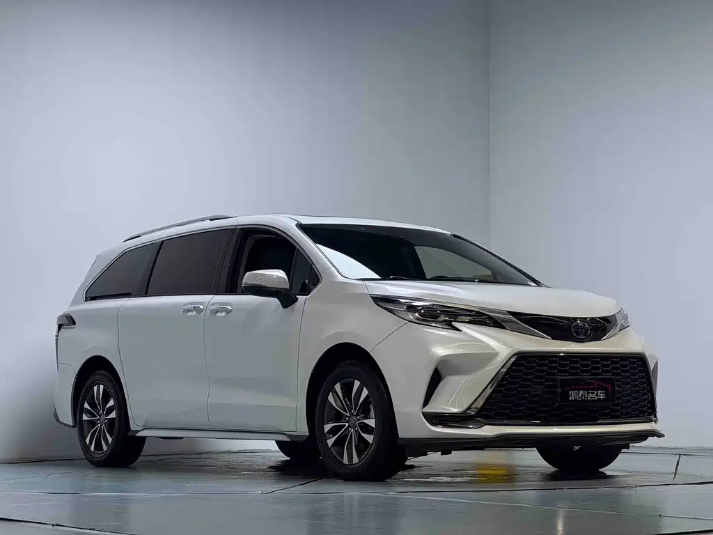 Toyota Granvia — фото 4