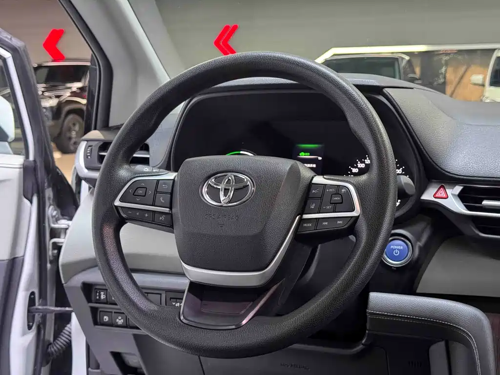 Toyota Granvia — фото 9