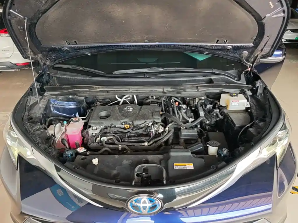 Toyota Sienna — фото 20