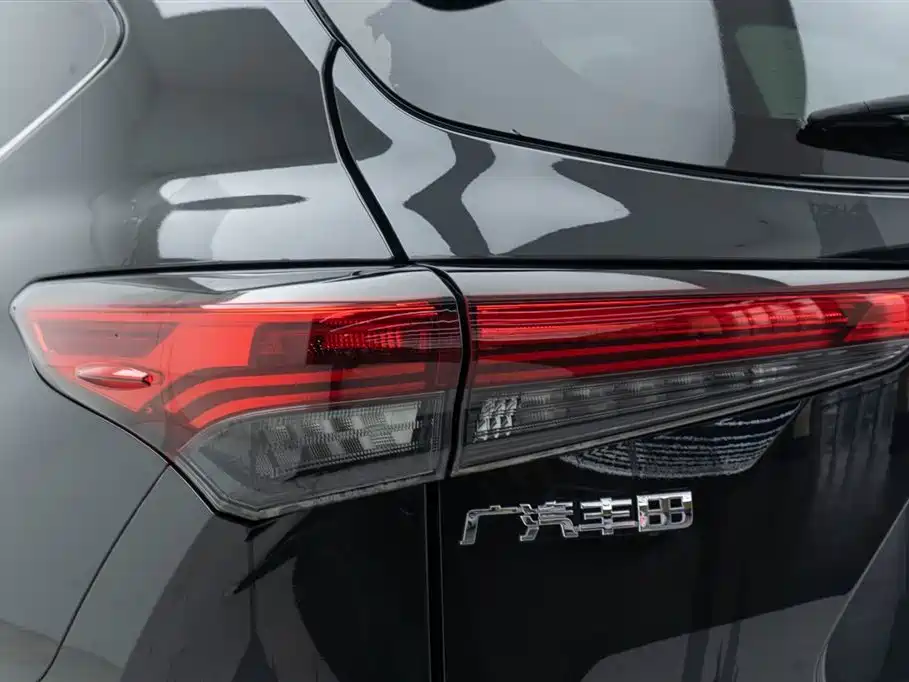 Toyota Highlander — фото 14