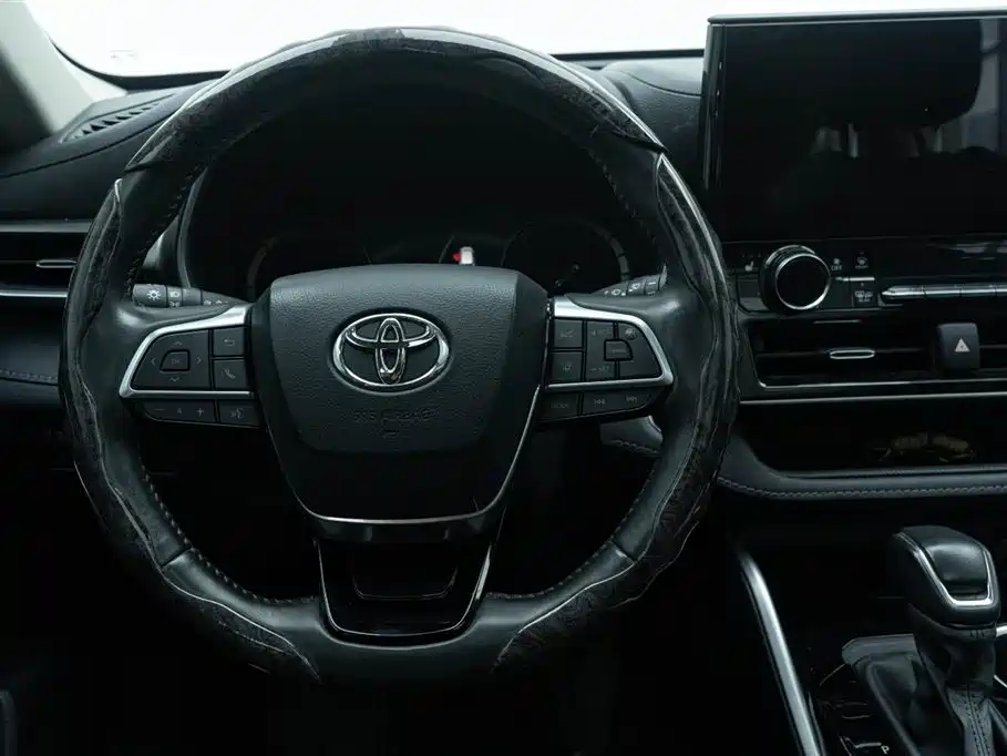 Toyota Highlander — фото 23
