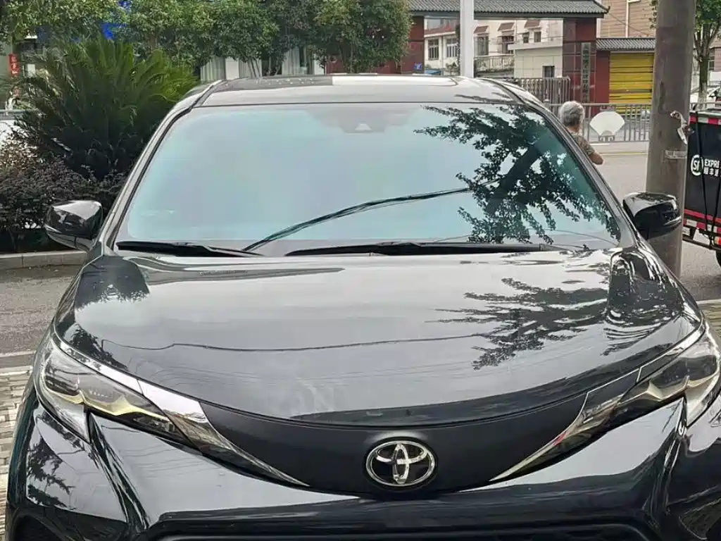 Toyota Granvia — фото 2