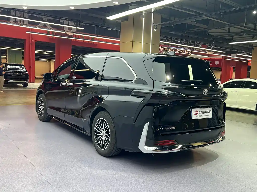 Toyota Sienna — фото 20