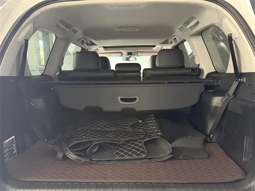 Toyota Prado — фото 9