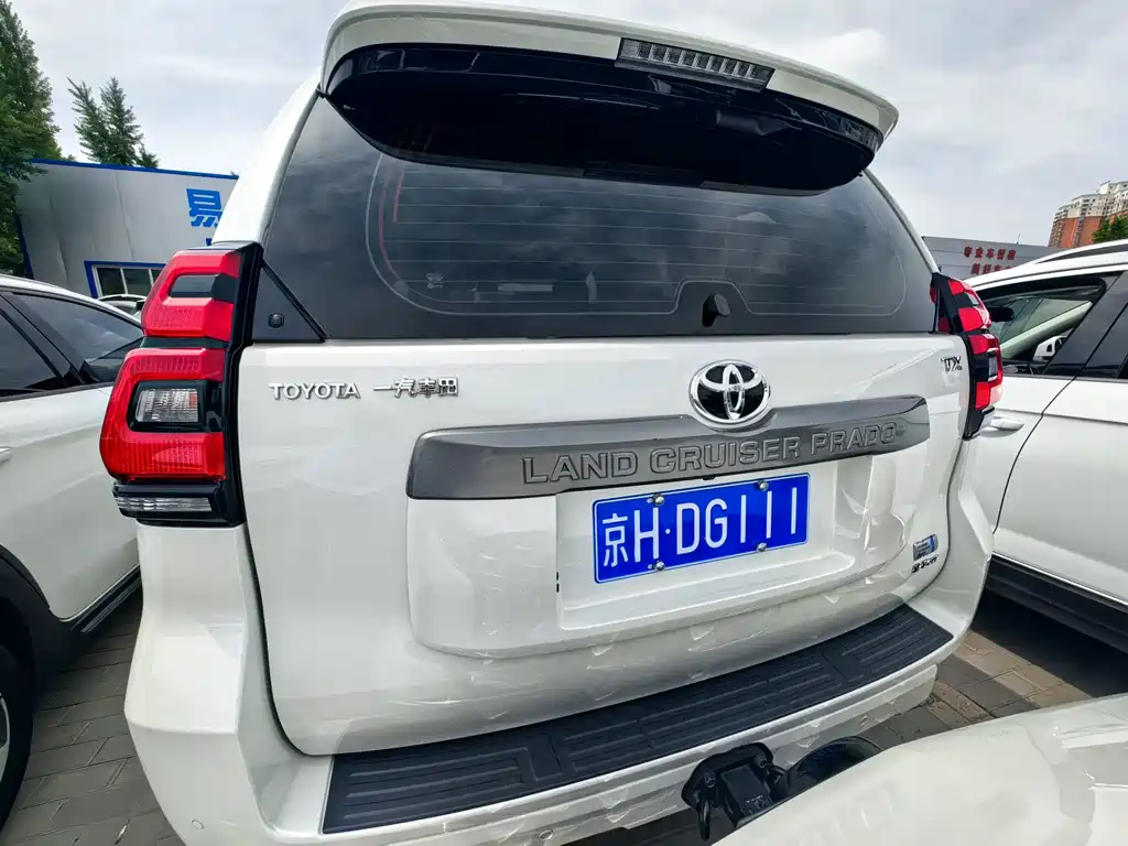 Toyota Prado — фото 18