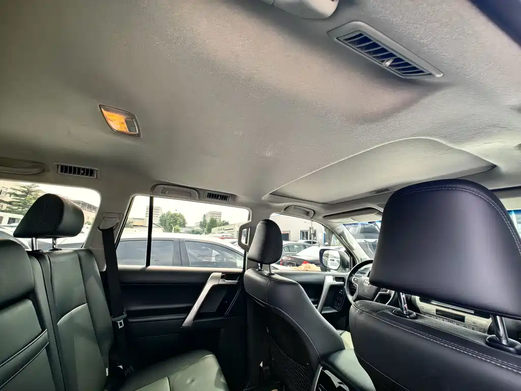 Toyota Prado — фото 23