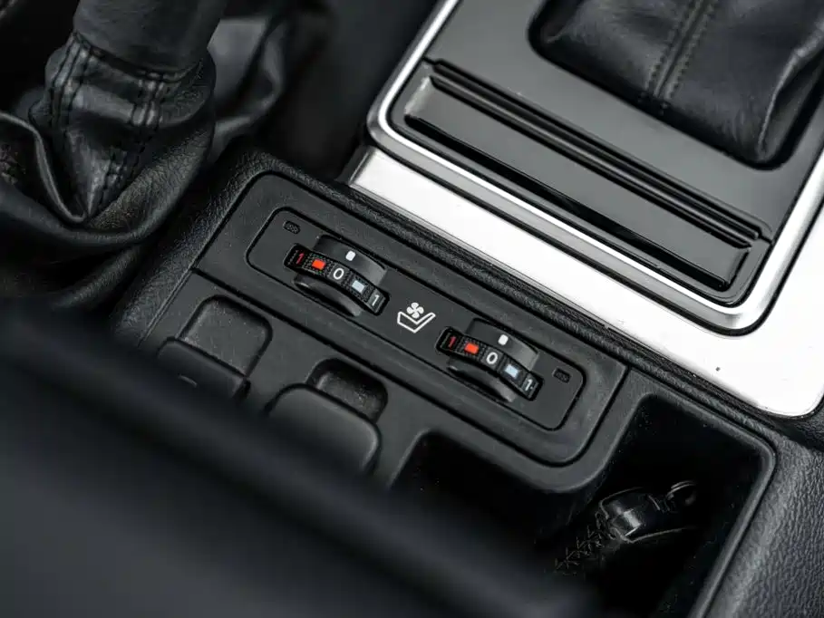 Toyota Prado — фото 15