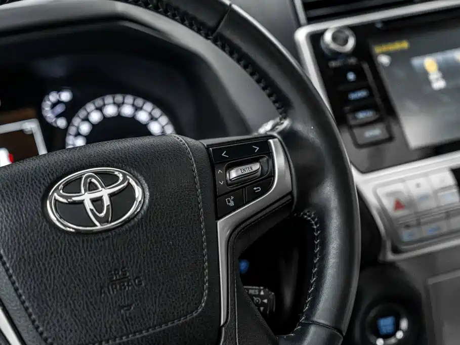 Toyota Prado — фото 17