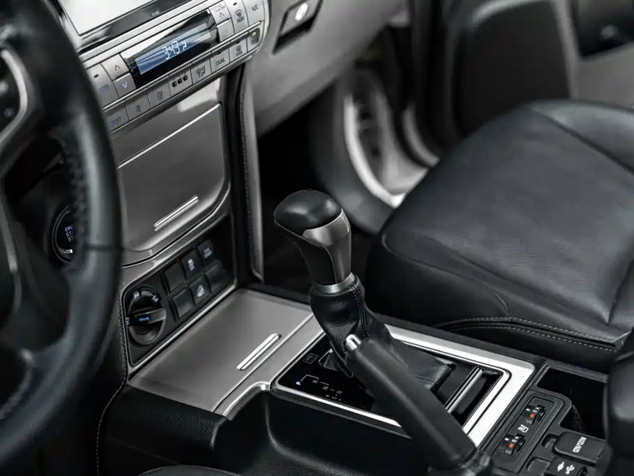 Toyota Prado — фото 19