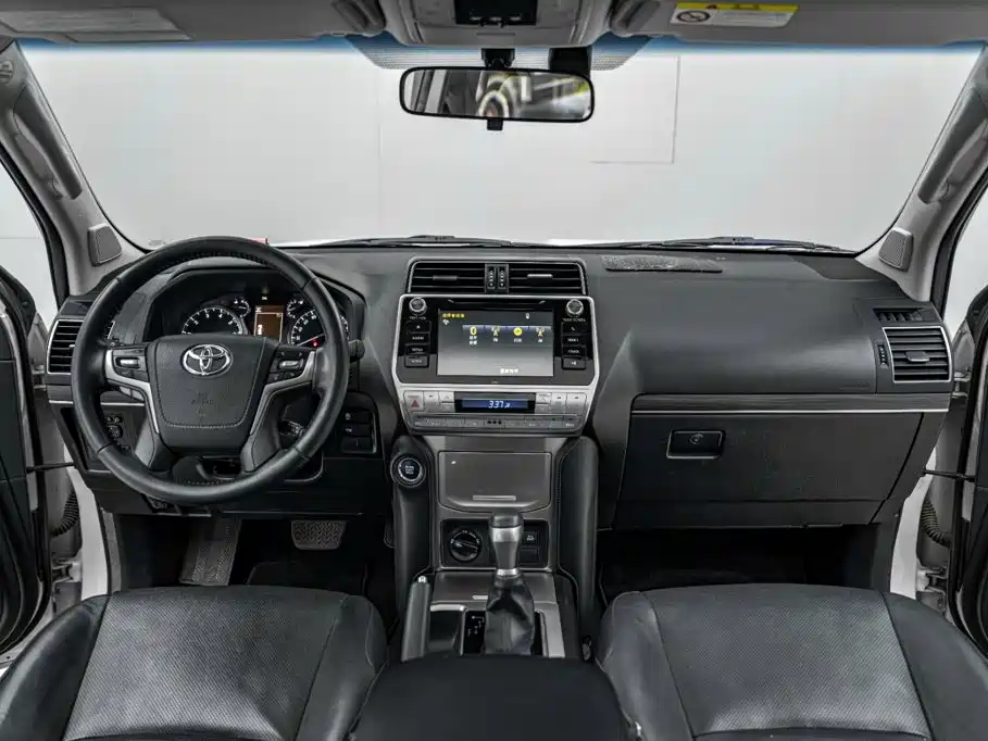 Toyota Prado — фото 10