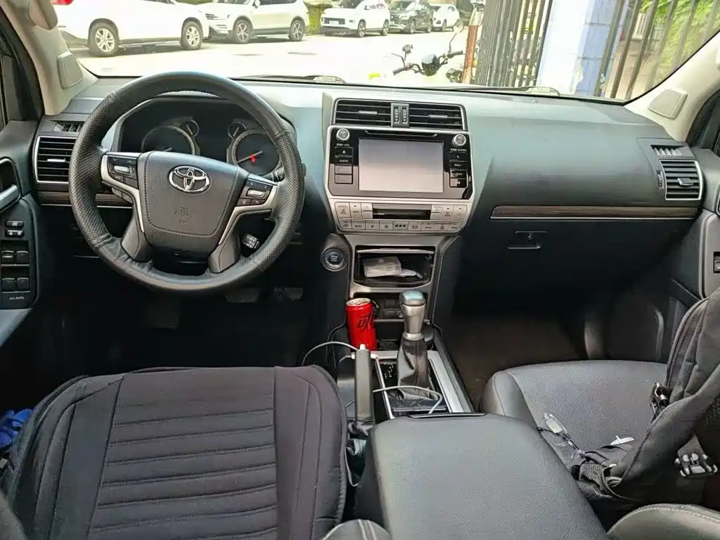 Toyota Prado — фото 6