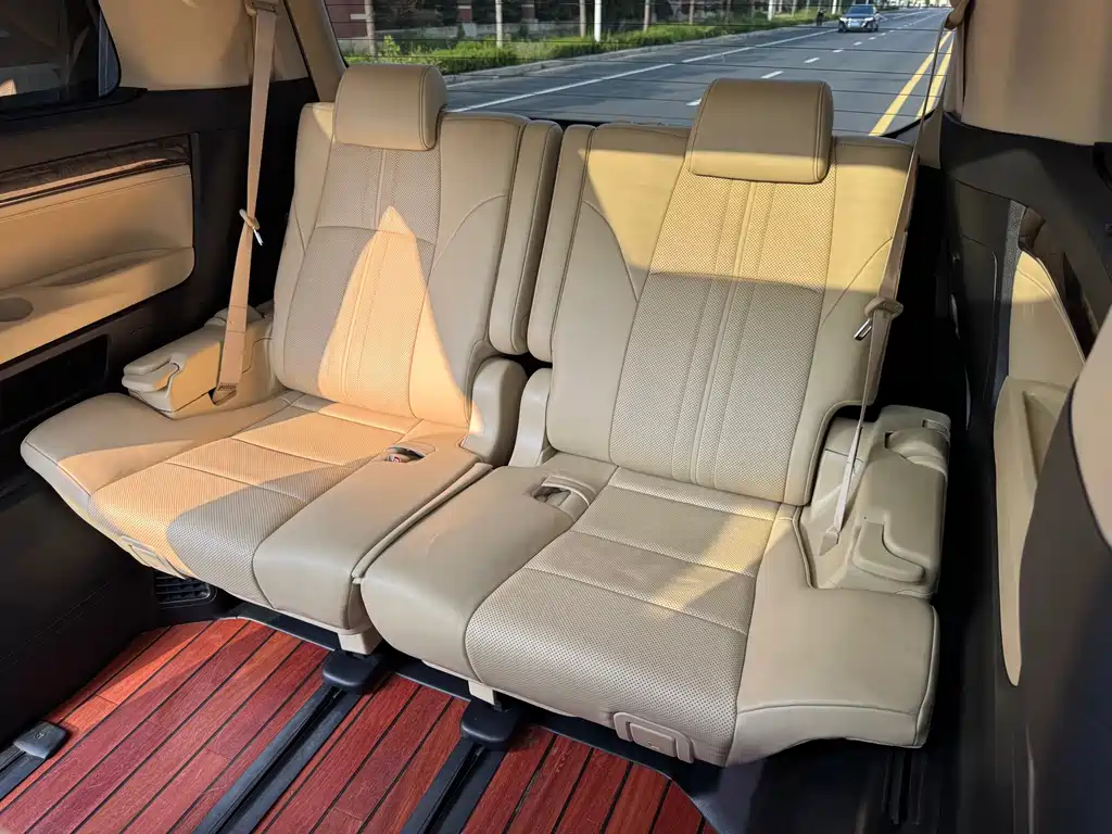 Toyota Alphard — фото 15