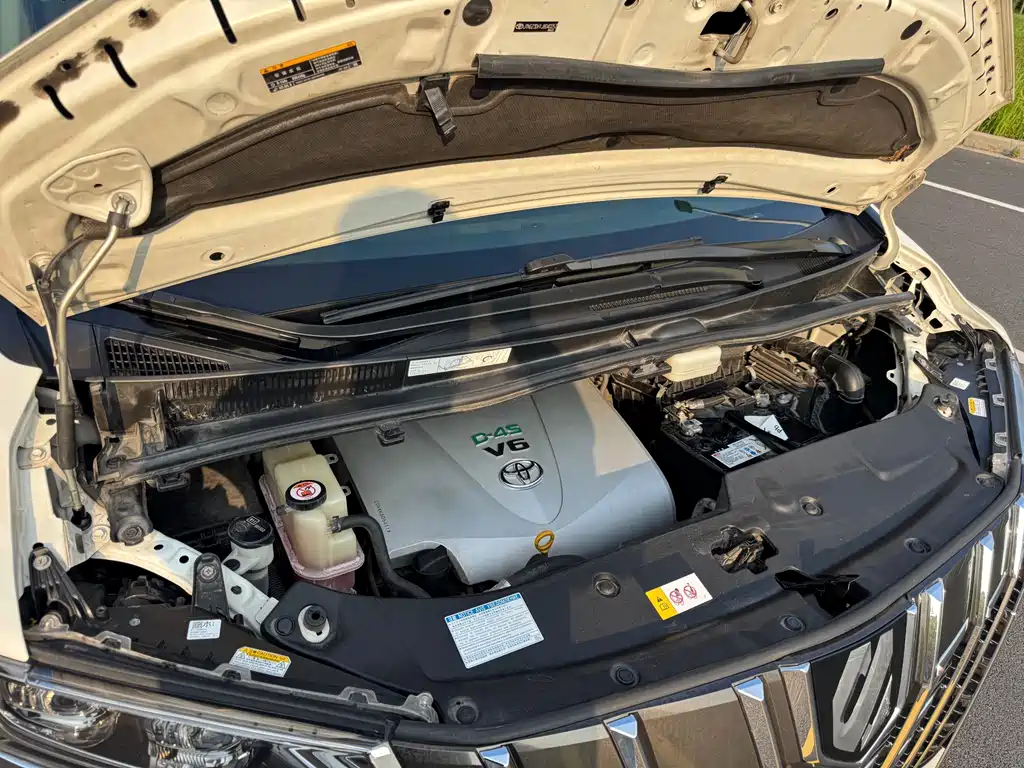 Toyota Alphard — фото 23