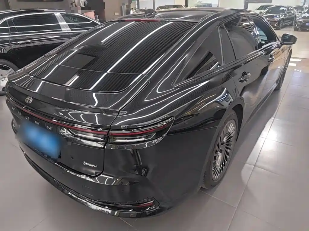 Toyota Crown (Import) — фото 7