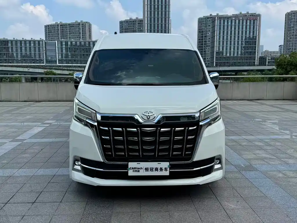 Toyota Hiace — фото 2