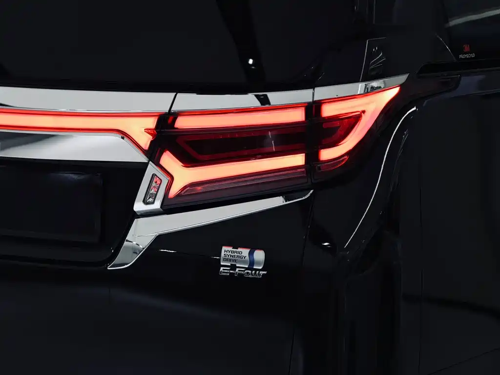 Toyota Alphard — фото 7
