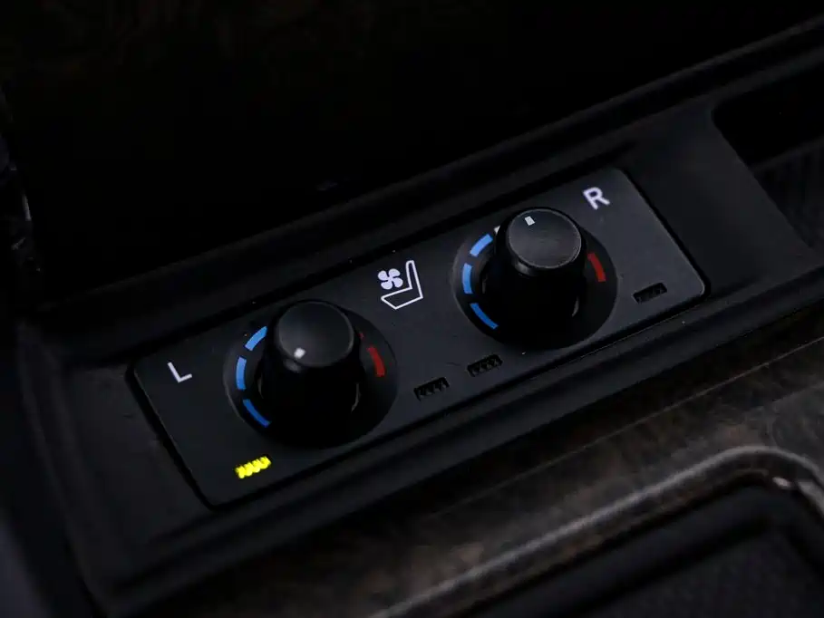 Toyota Vellfire — фото 11