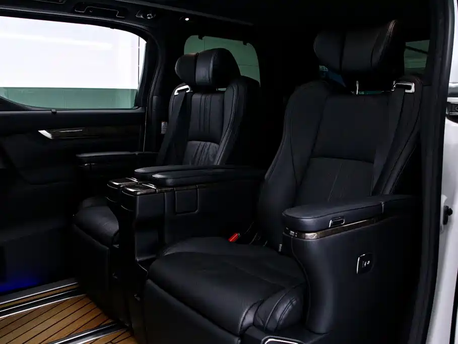 Toyota Vellfire — фото 17