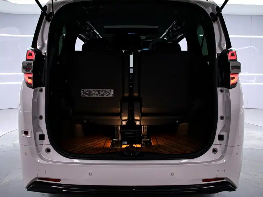Toyota Vellfire — фото 19