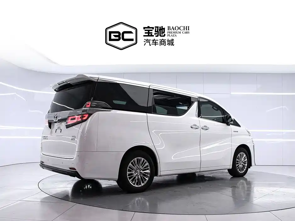 Toyota Vellfire — фото 3