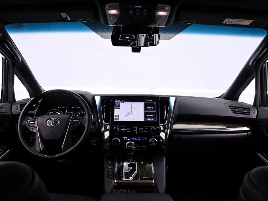 Toyota Vellfire — фото 5