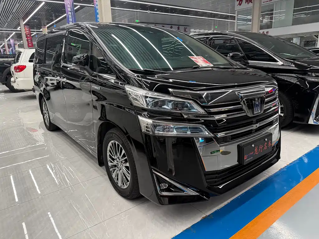 Toyota Vellfire — фото 3