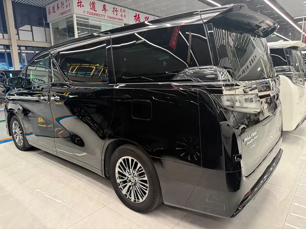 Toyota Vellfire — фото 8