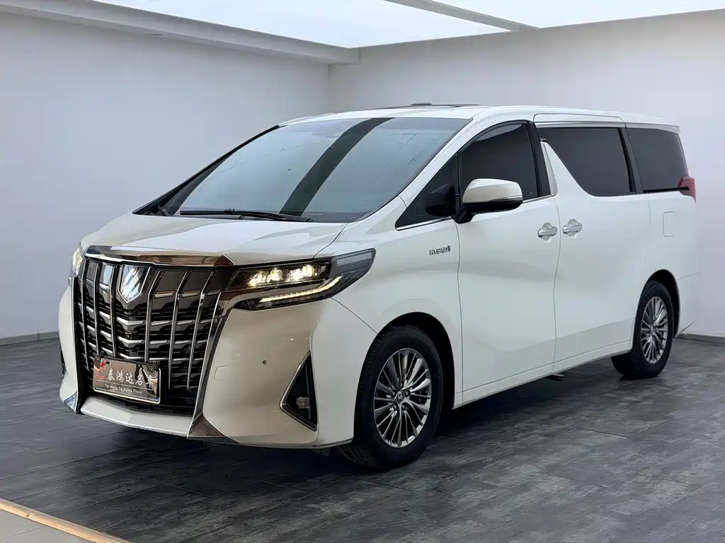 Toyota Alphard — фото 2