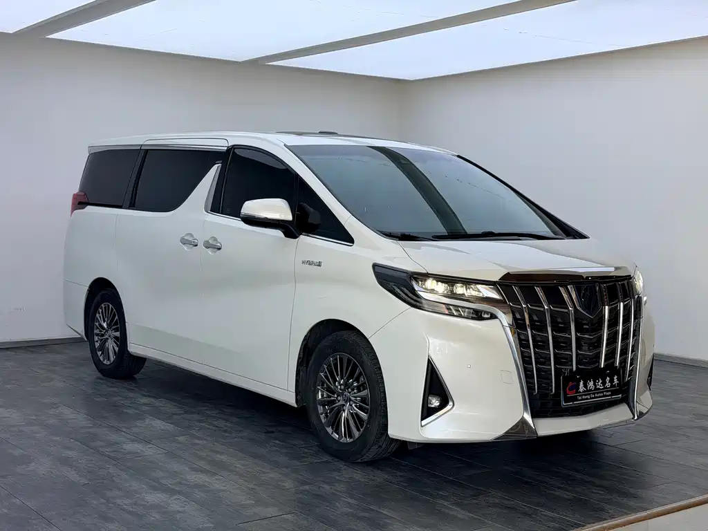 Toyota Alphard — фото 4