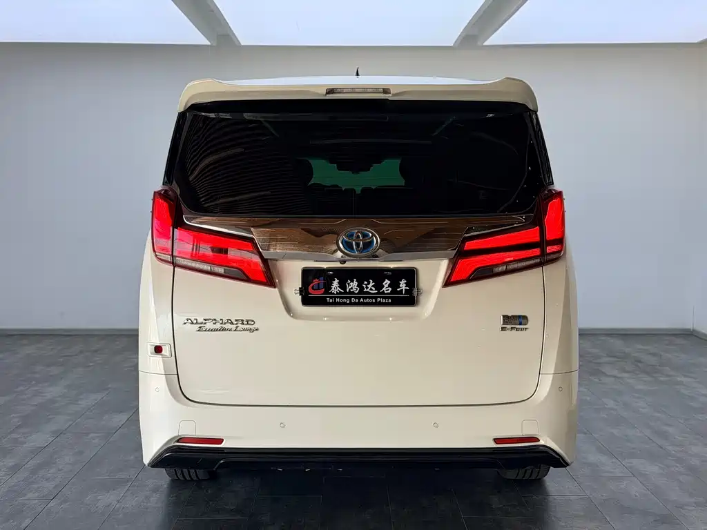 Toyota Alphard — фото 6
